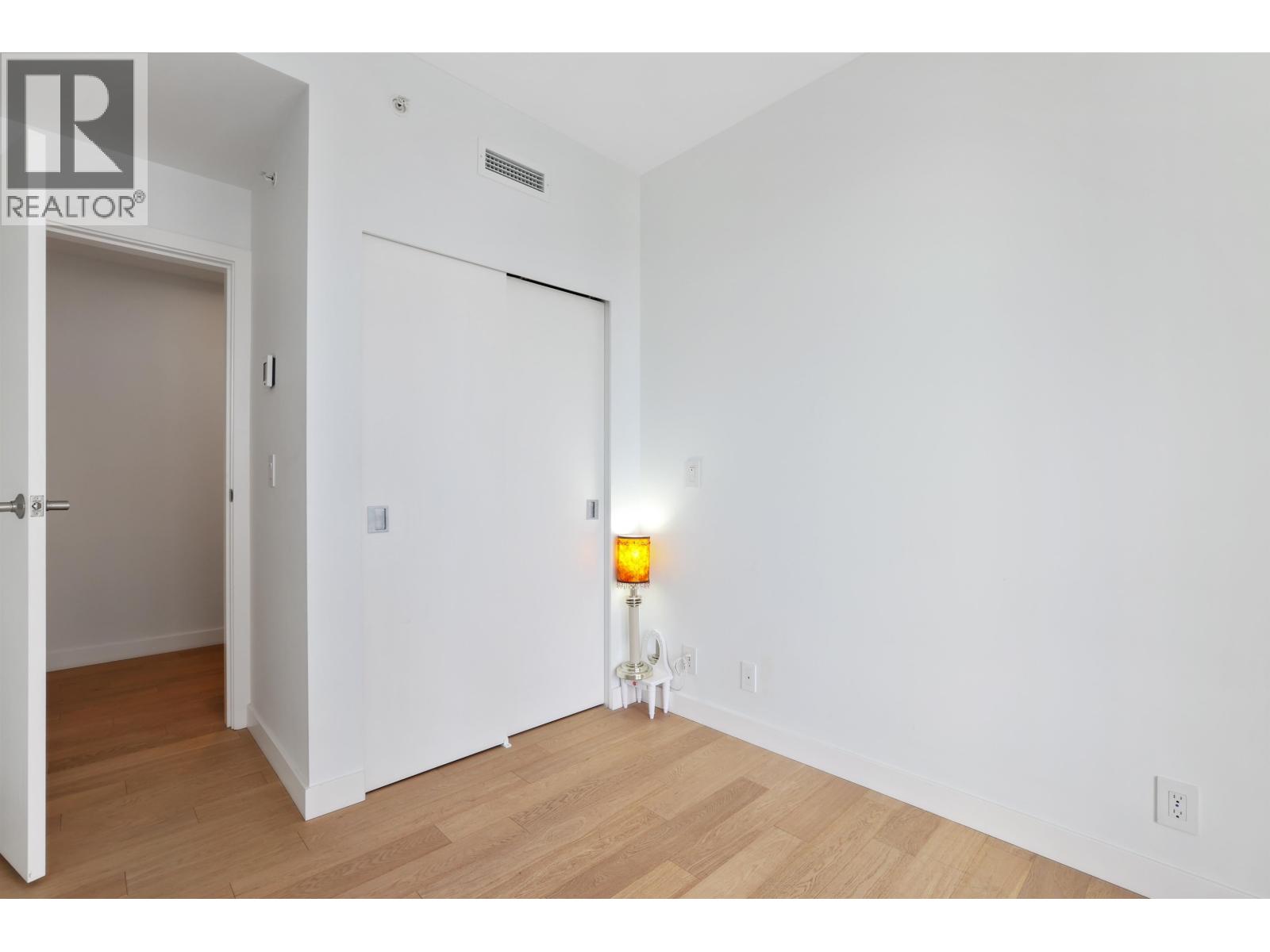 1205 1480 Howe Street Property Photo 10