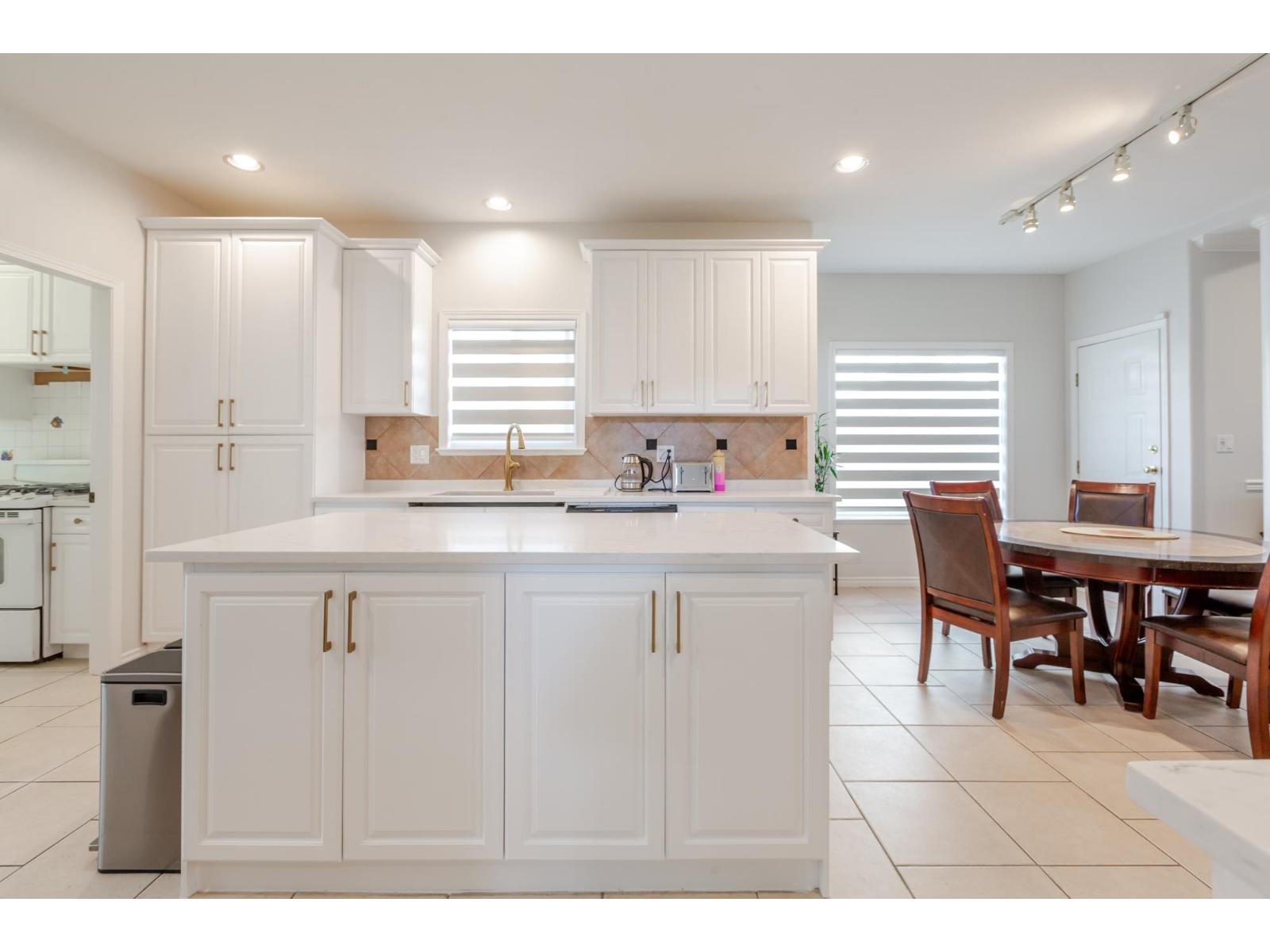 7452 Wiltshire Drive Property Photo 11