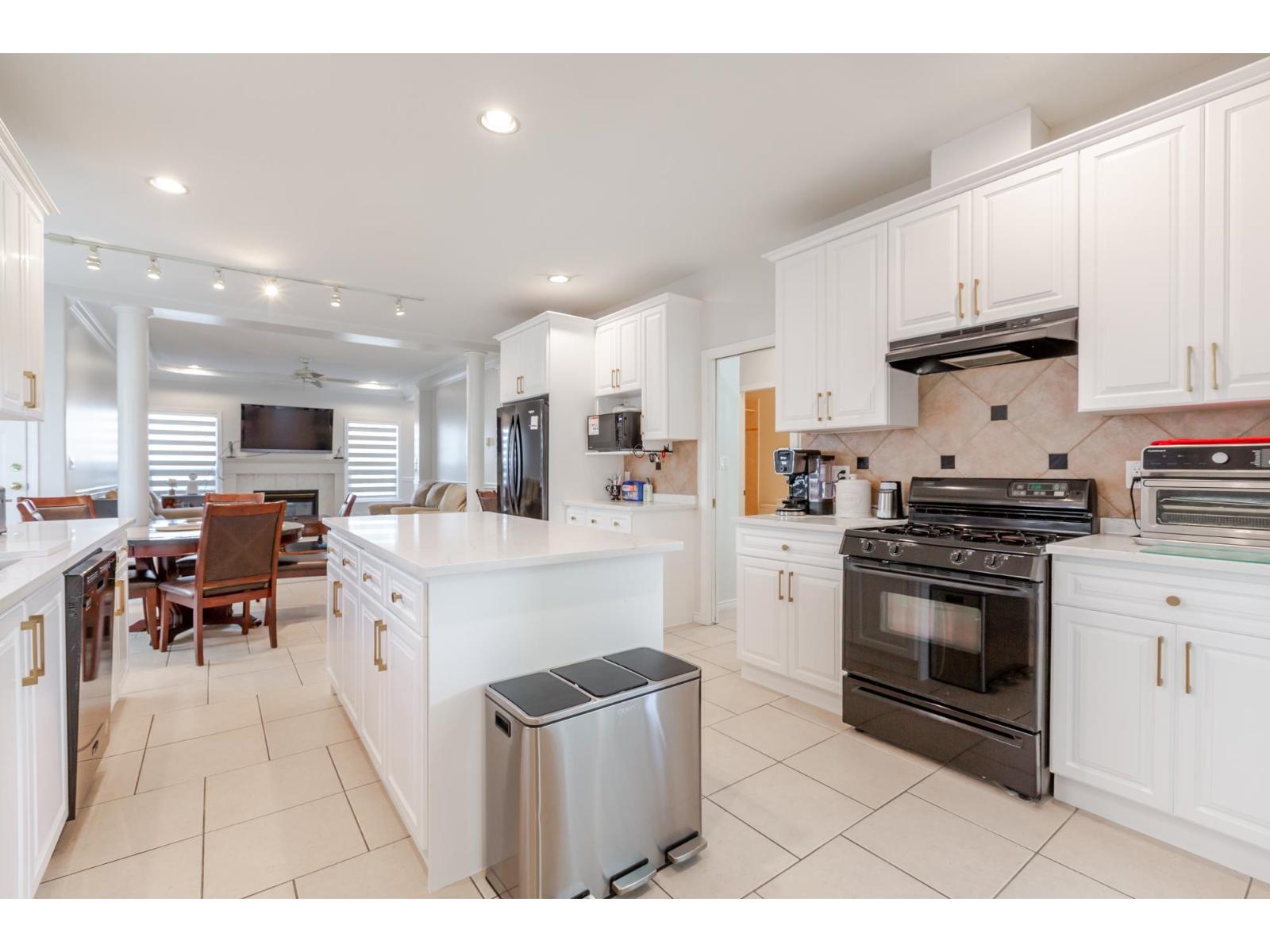 7452 Wiltshire Drive Property Photo 14