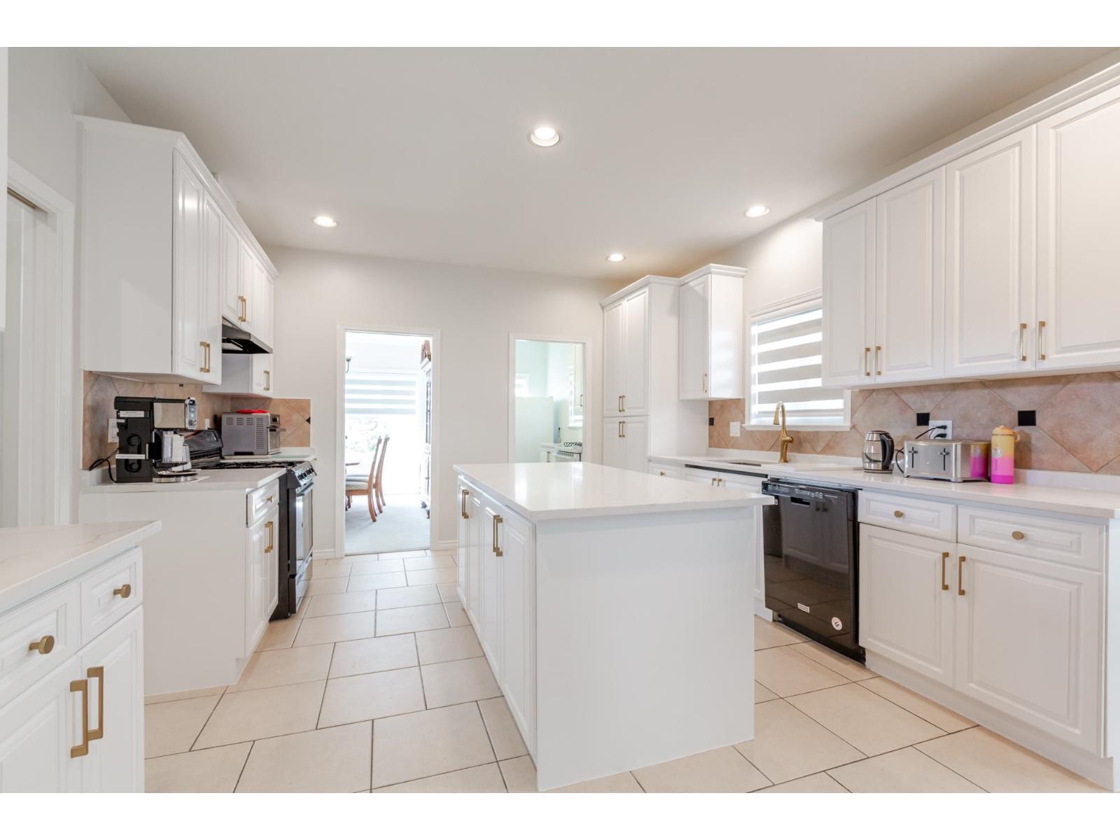 7452 Wiltshire Drive Property Photo 16
