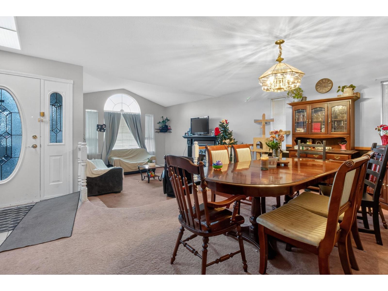 7903 164 Street Property Photo 2
