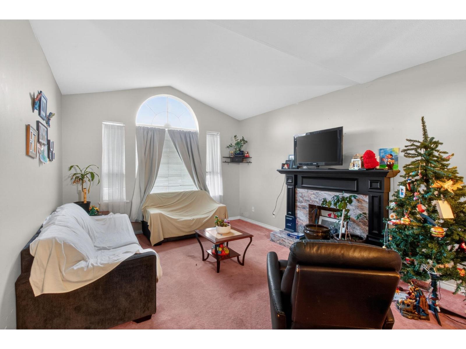 7903 164 Street Property Photo 3