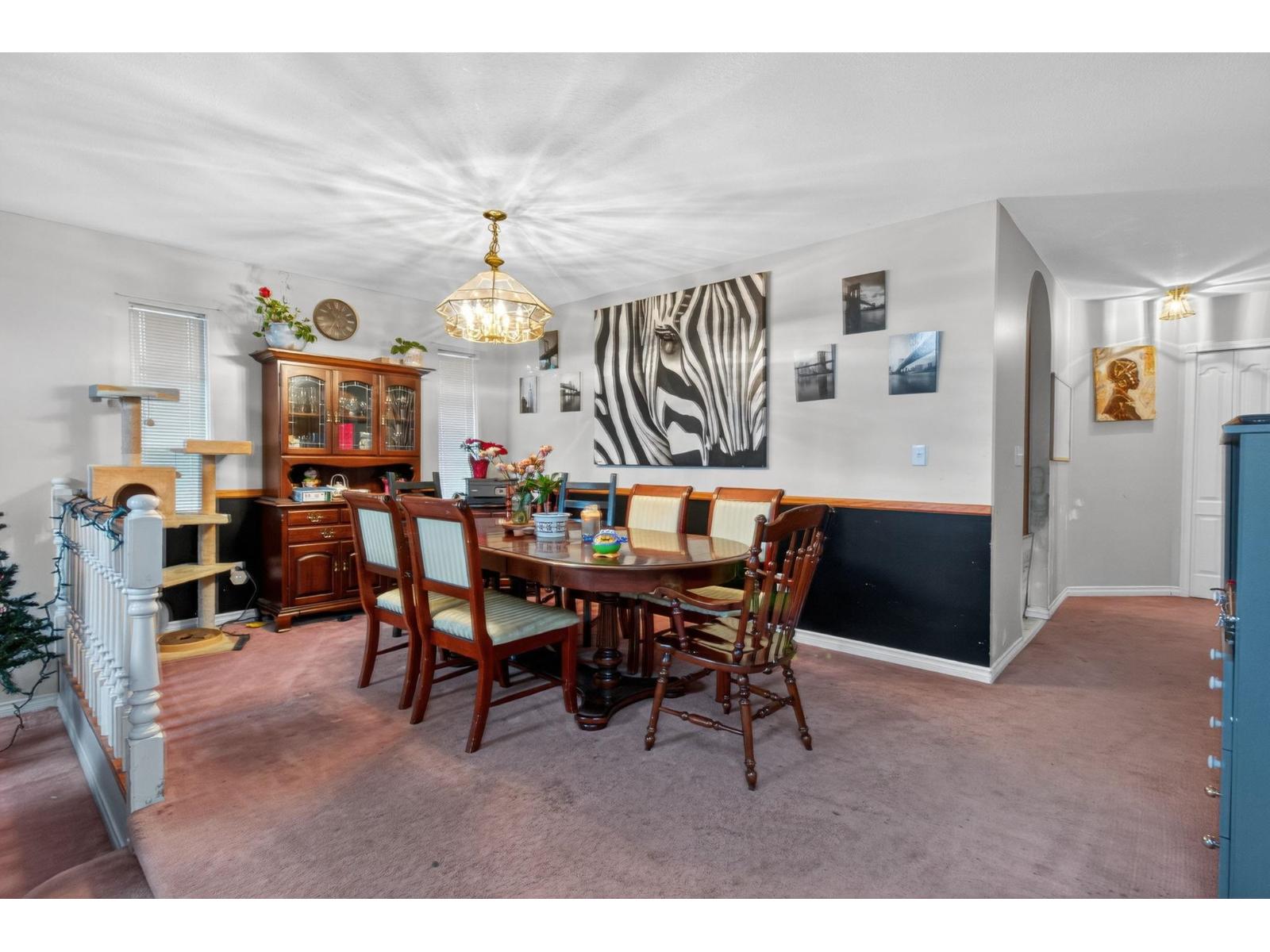 7903 164 Street Property Photo 4