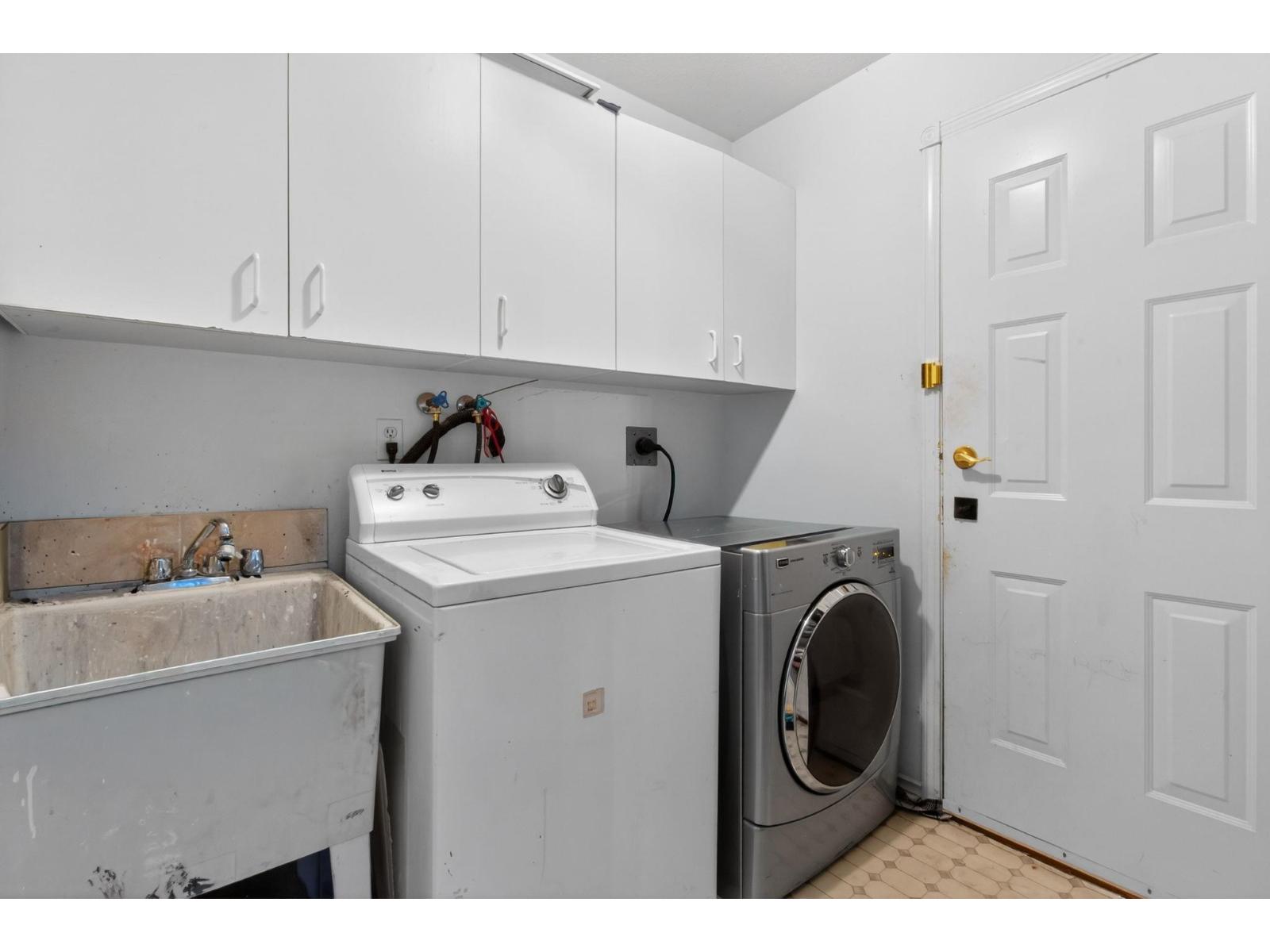 7903 164 Street Property Photo 9