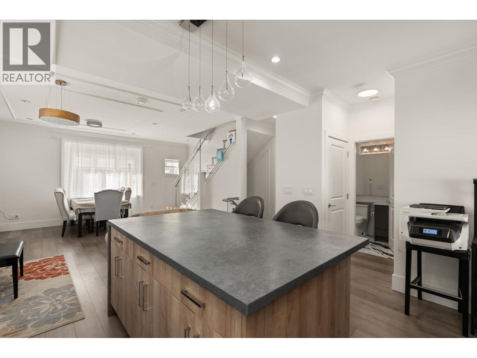 8 9219 Williams Road Property Photo 13