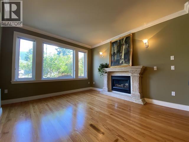 467 W Kings Road Property Photo 2