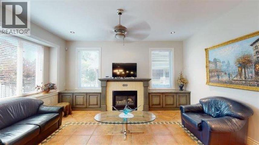 467 W Kings Road Property Photo 6