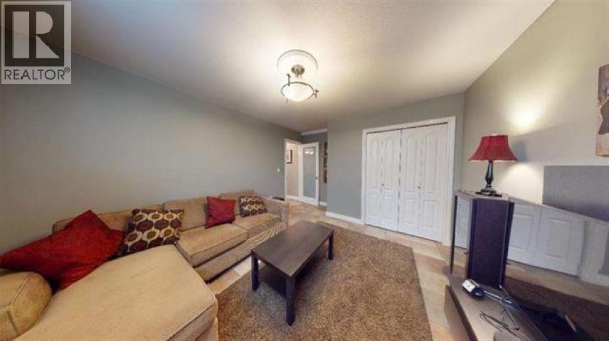 467 W Kings Road Property Photo 26