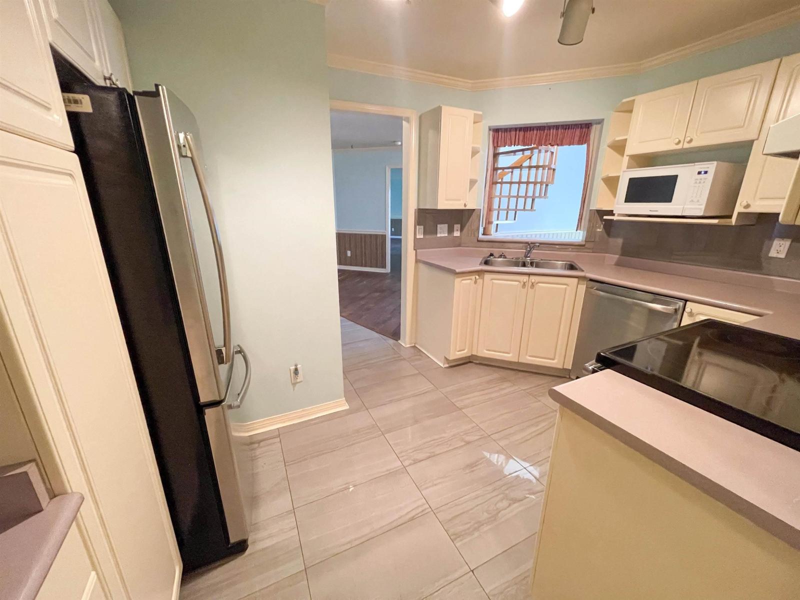 319 7161 121 Street Property Photo 14