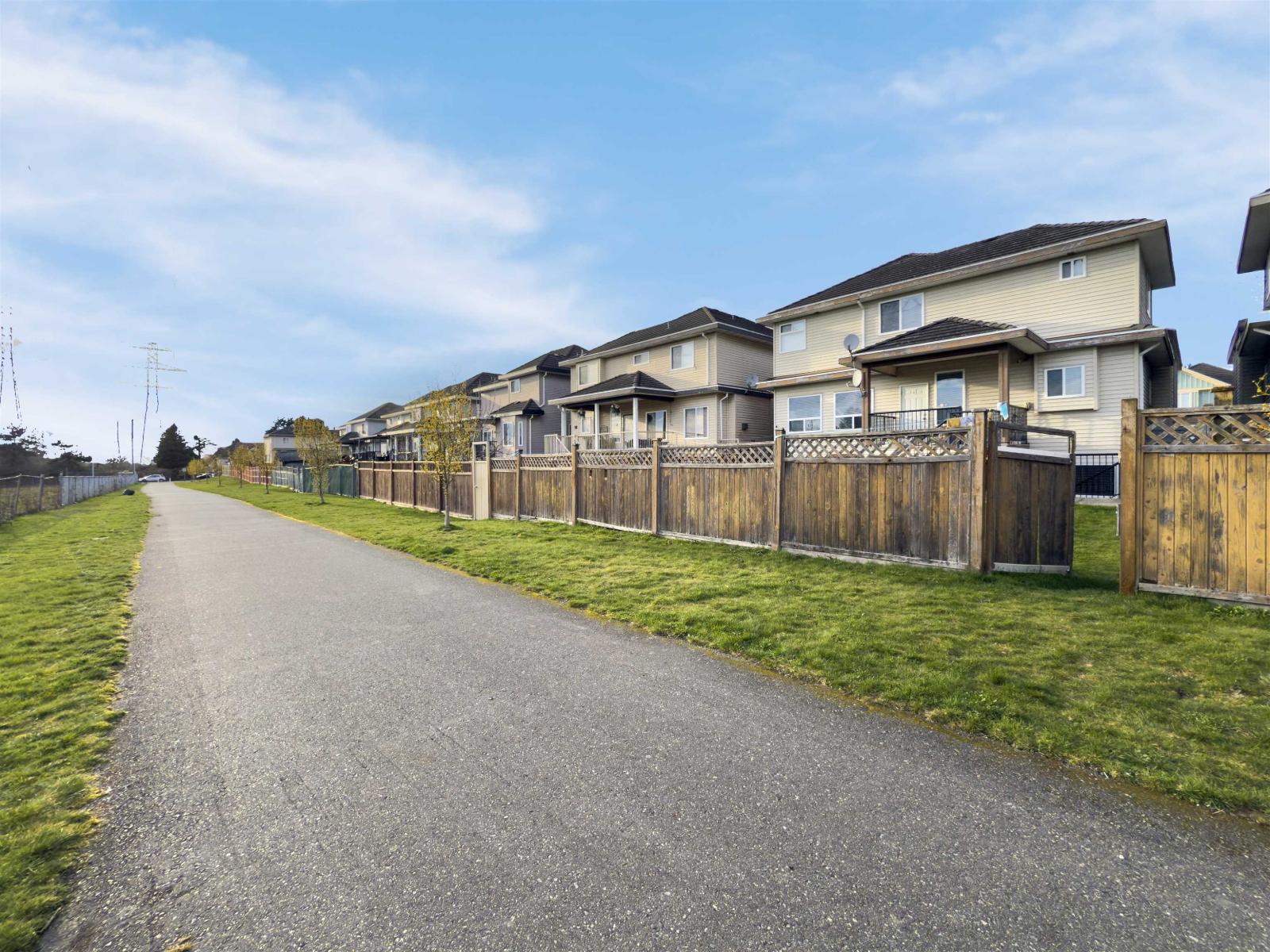 12458 74 Avenue Property Photo 11