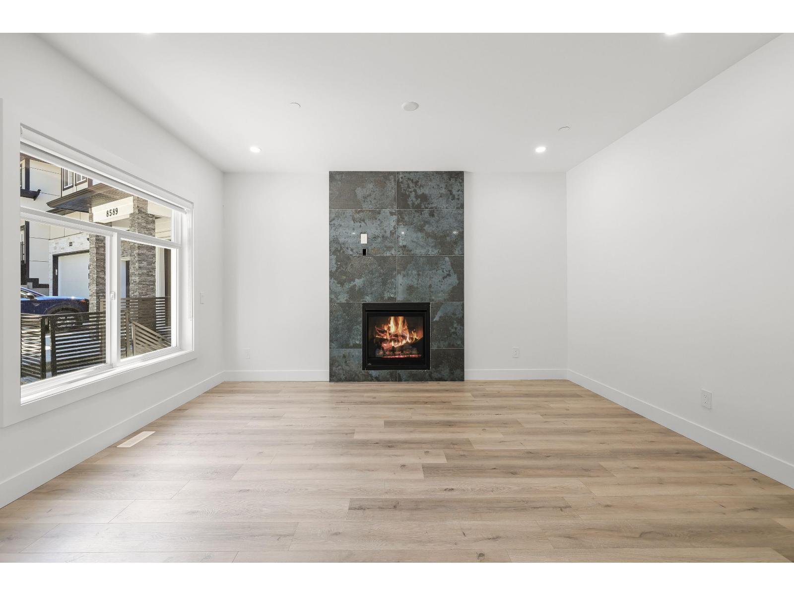 8587 Forest Gate Drive Property Photo 3
