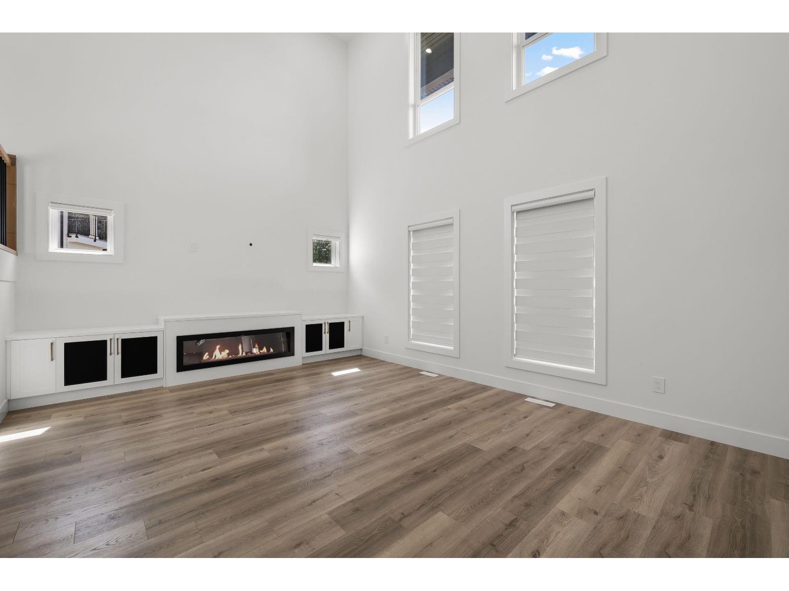 8587 Forest Gate Drive Property Photo 8