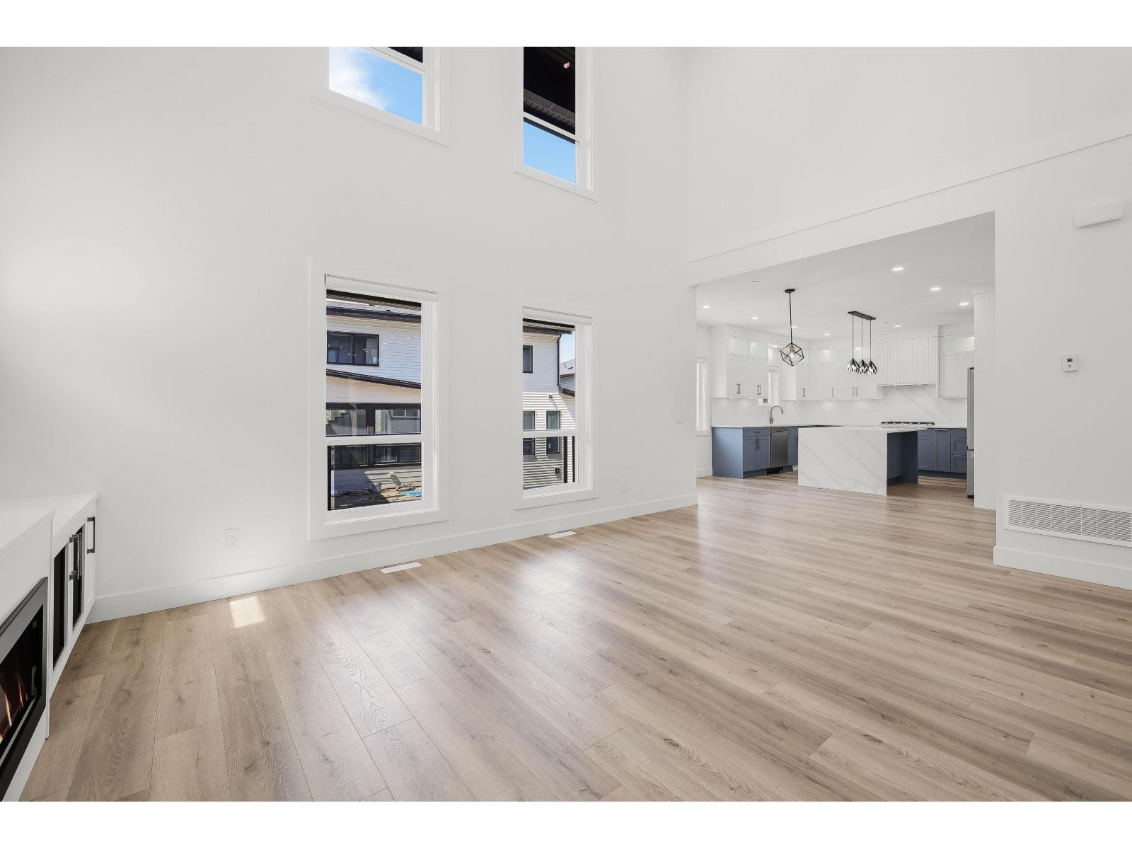8587 Forest Gate Drive Property Photo 12