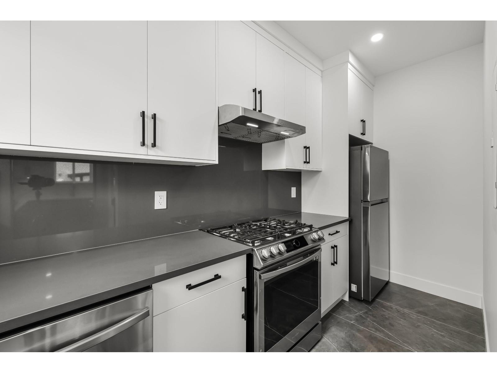 8587 Forest Gate Drive Property Photo 18