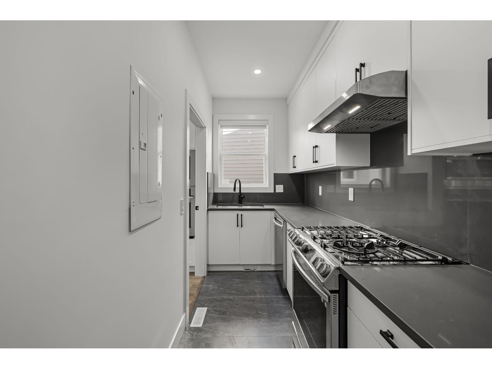 8587 Forest Gate Drive Property Photo 19