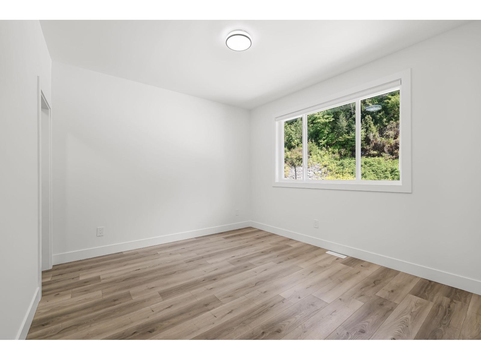 8587 Forest Gate Drive Property Photo 24