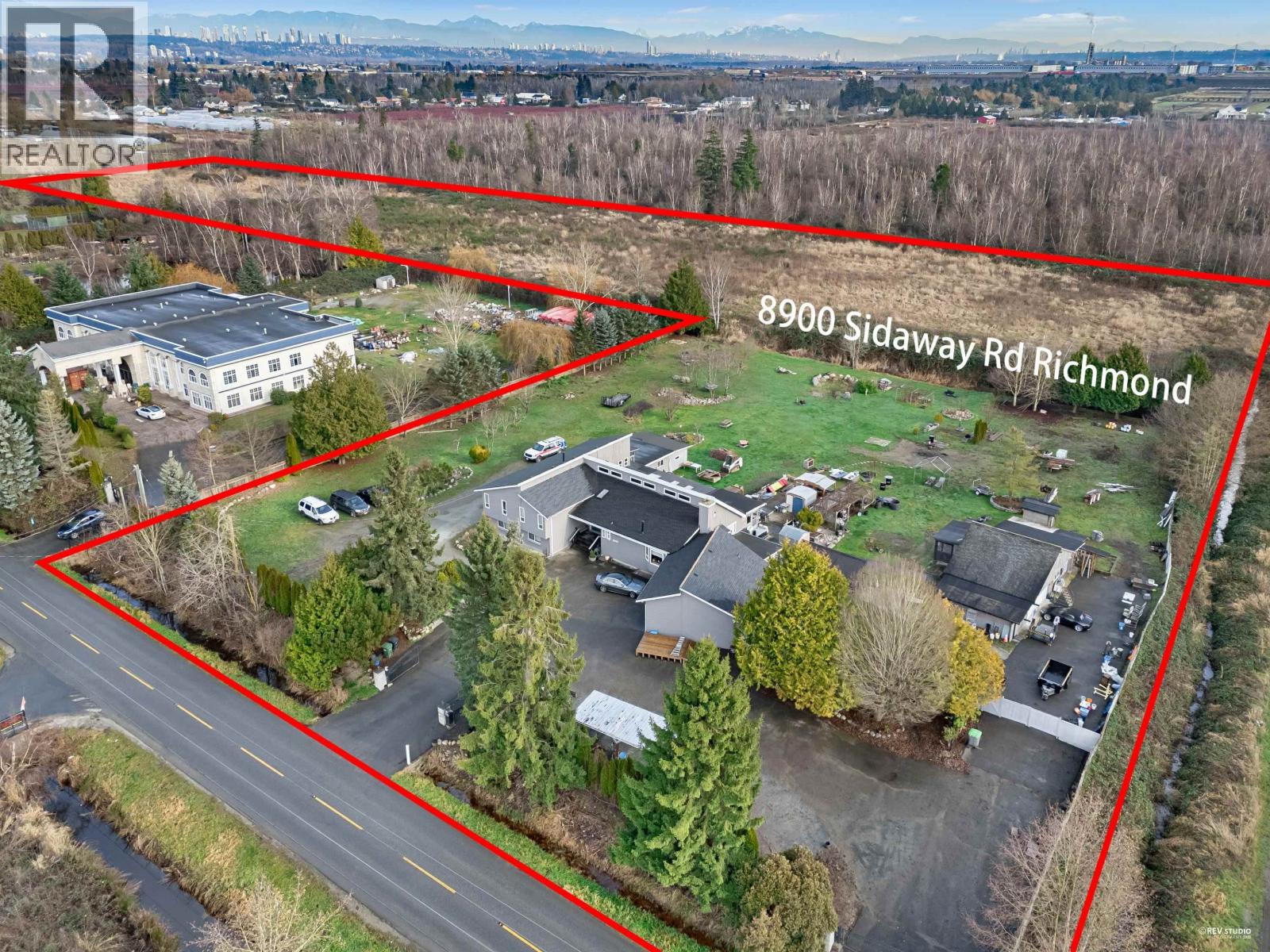 8900 Sidaway Road Property Photo 1
