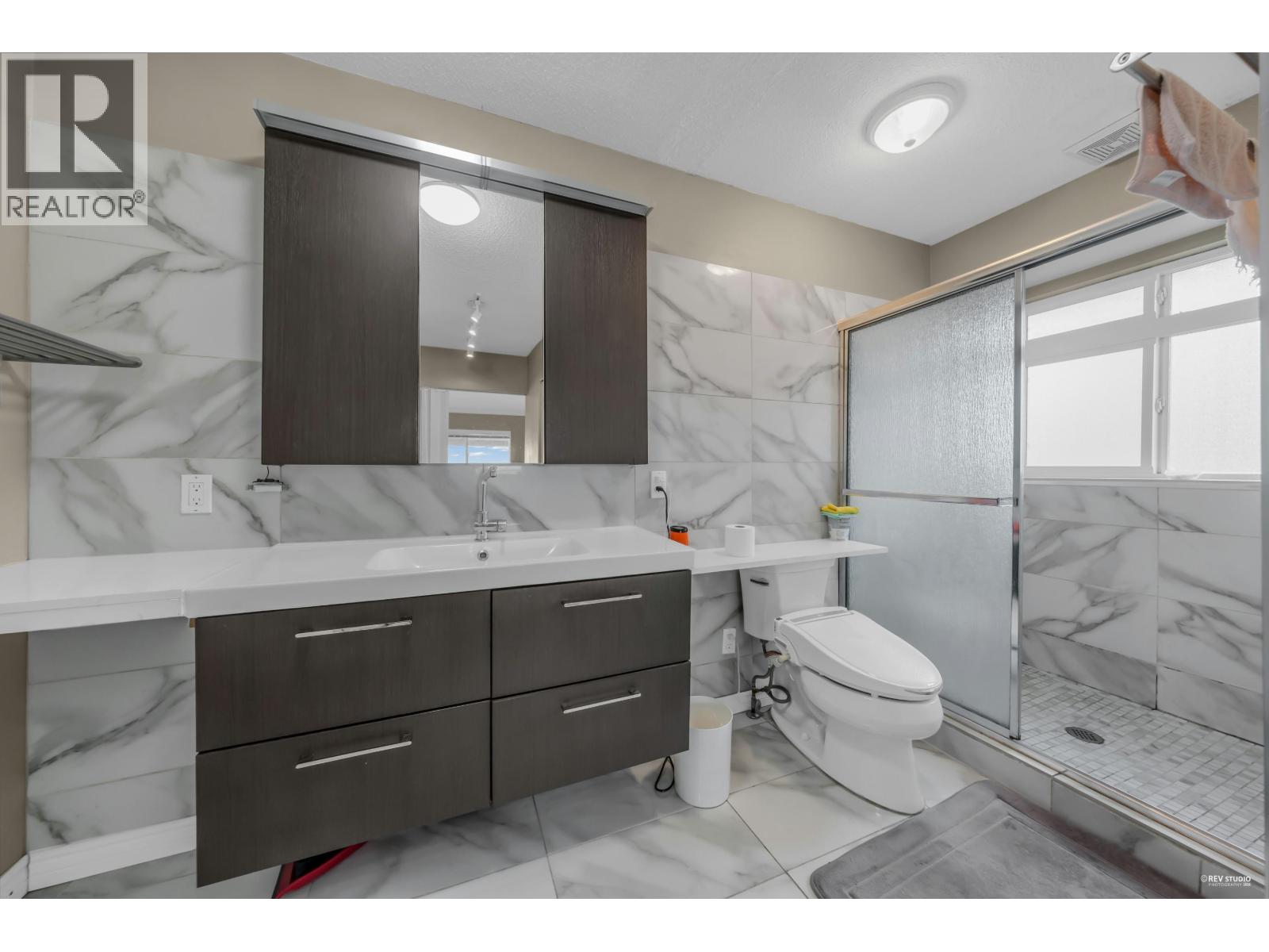 8900 Sidaway Road Property Photo 12
