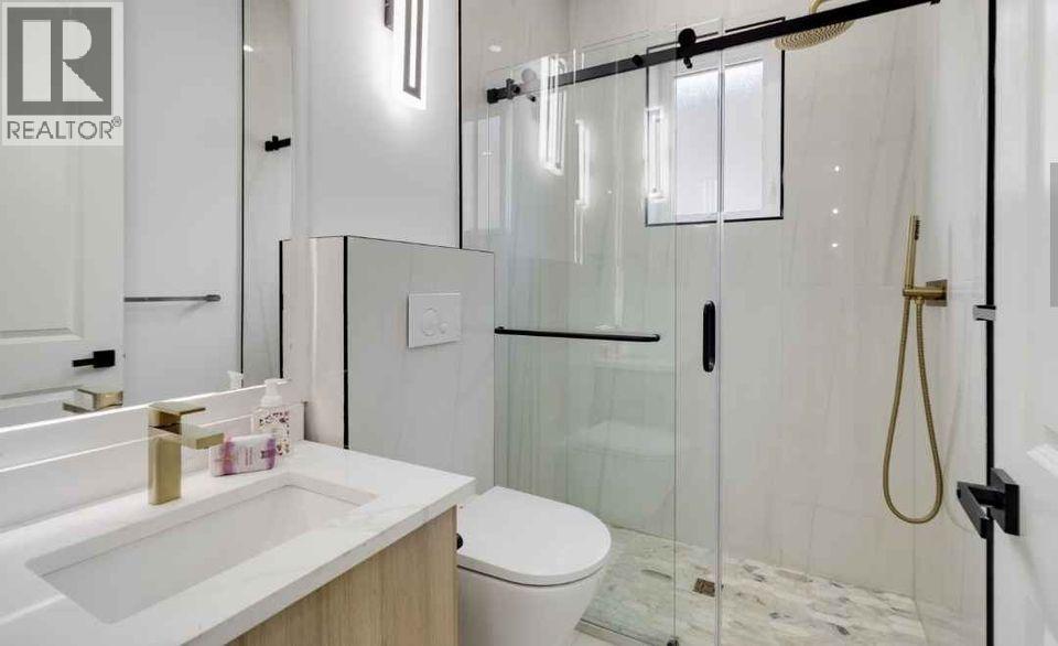 5092 Clarendon Street Property Photo 7