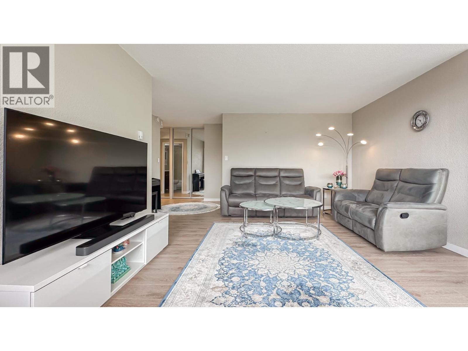 605 555 13th Street Property Photo 5