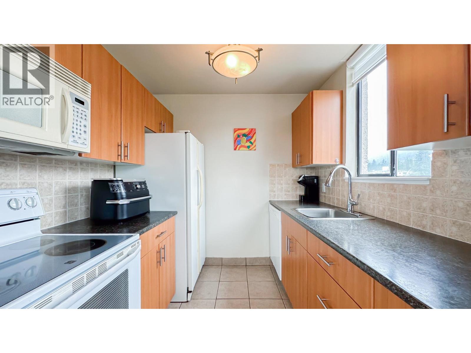 605 555 13th Street Property Photo 8