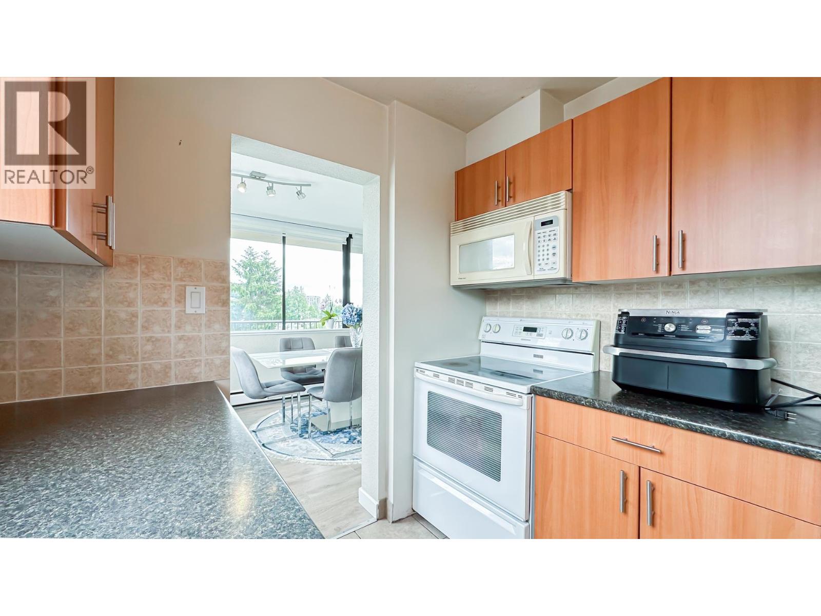 605 555 13th Street Property Photo 10