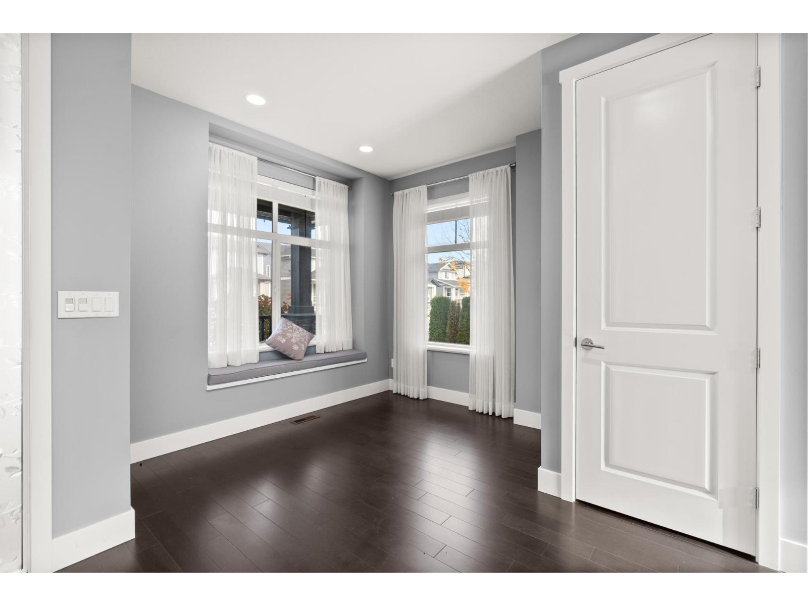 16726 18 Avenue Property Photo 14