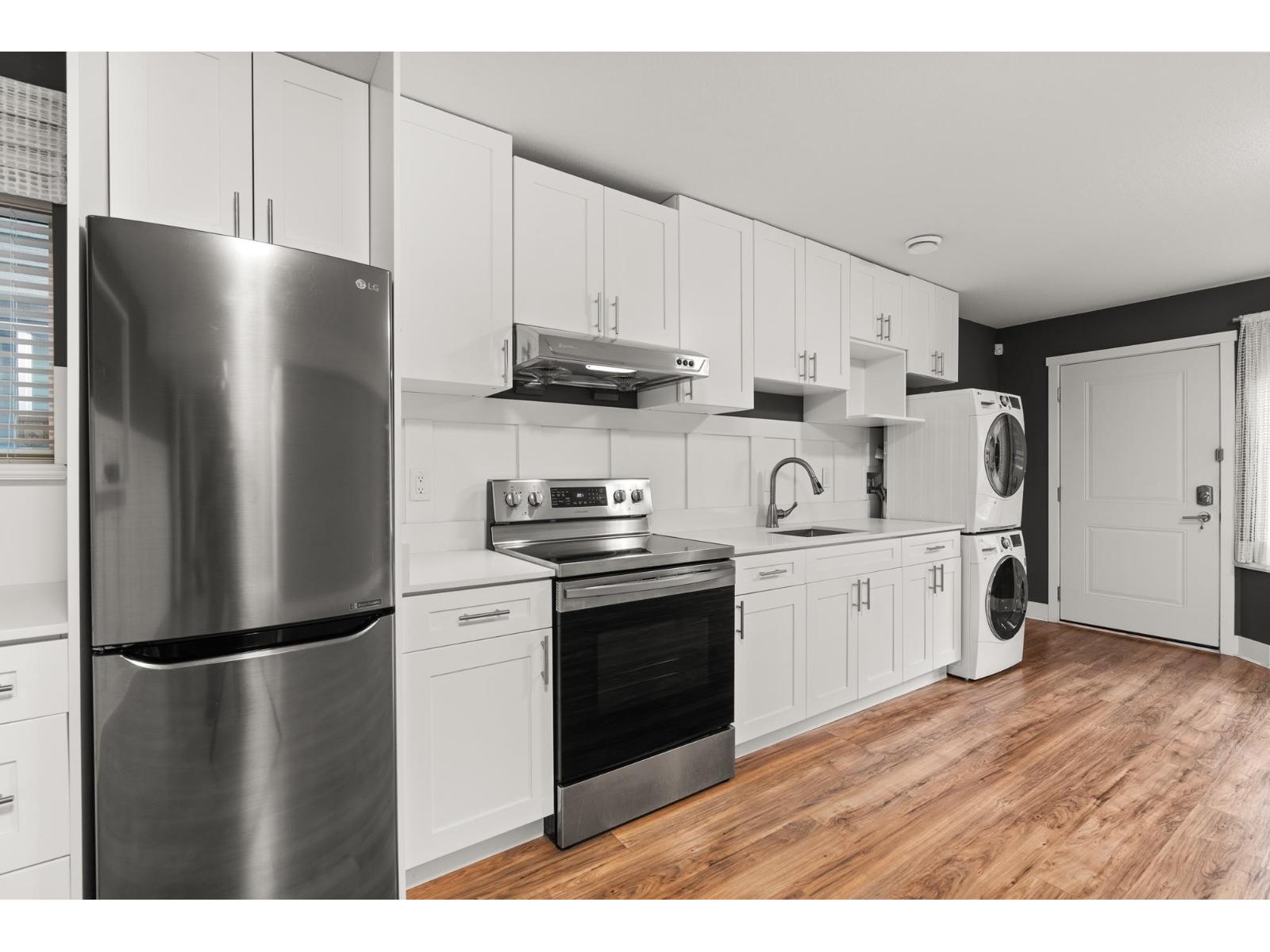 16726 18 Avenue Property Photo 31