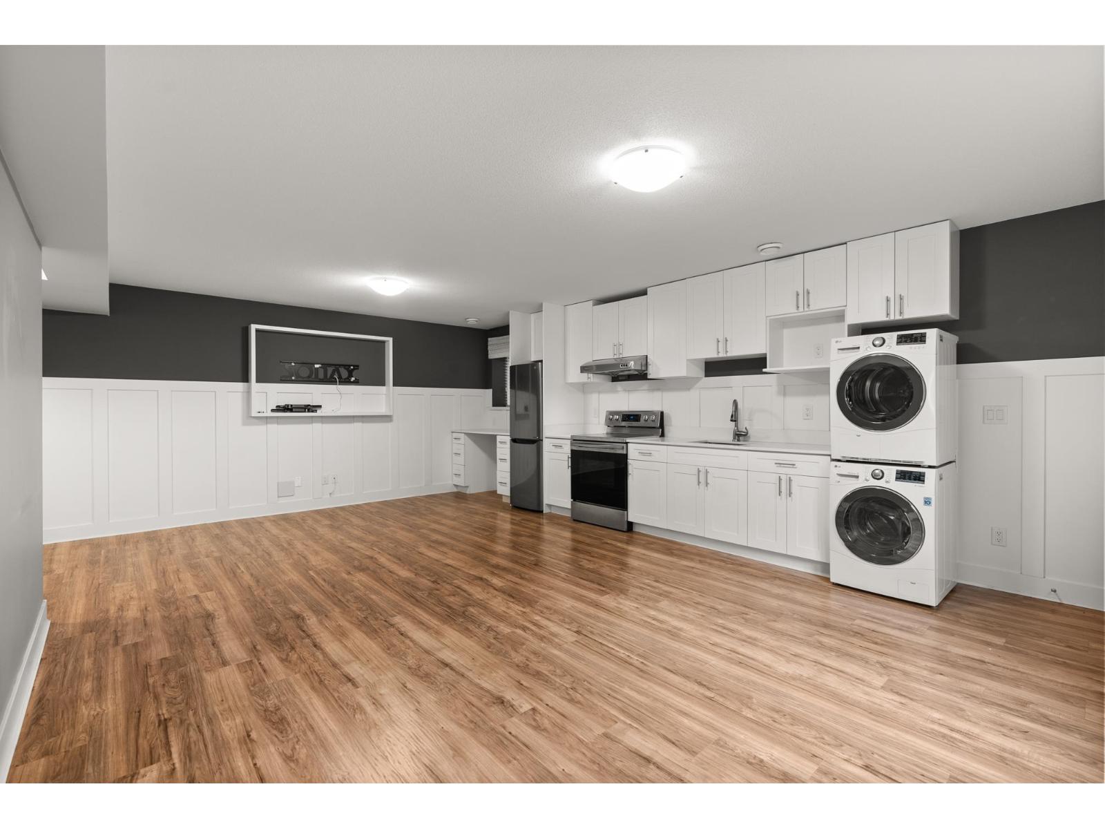 16726 18 Avenue Property Photo 32