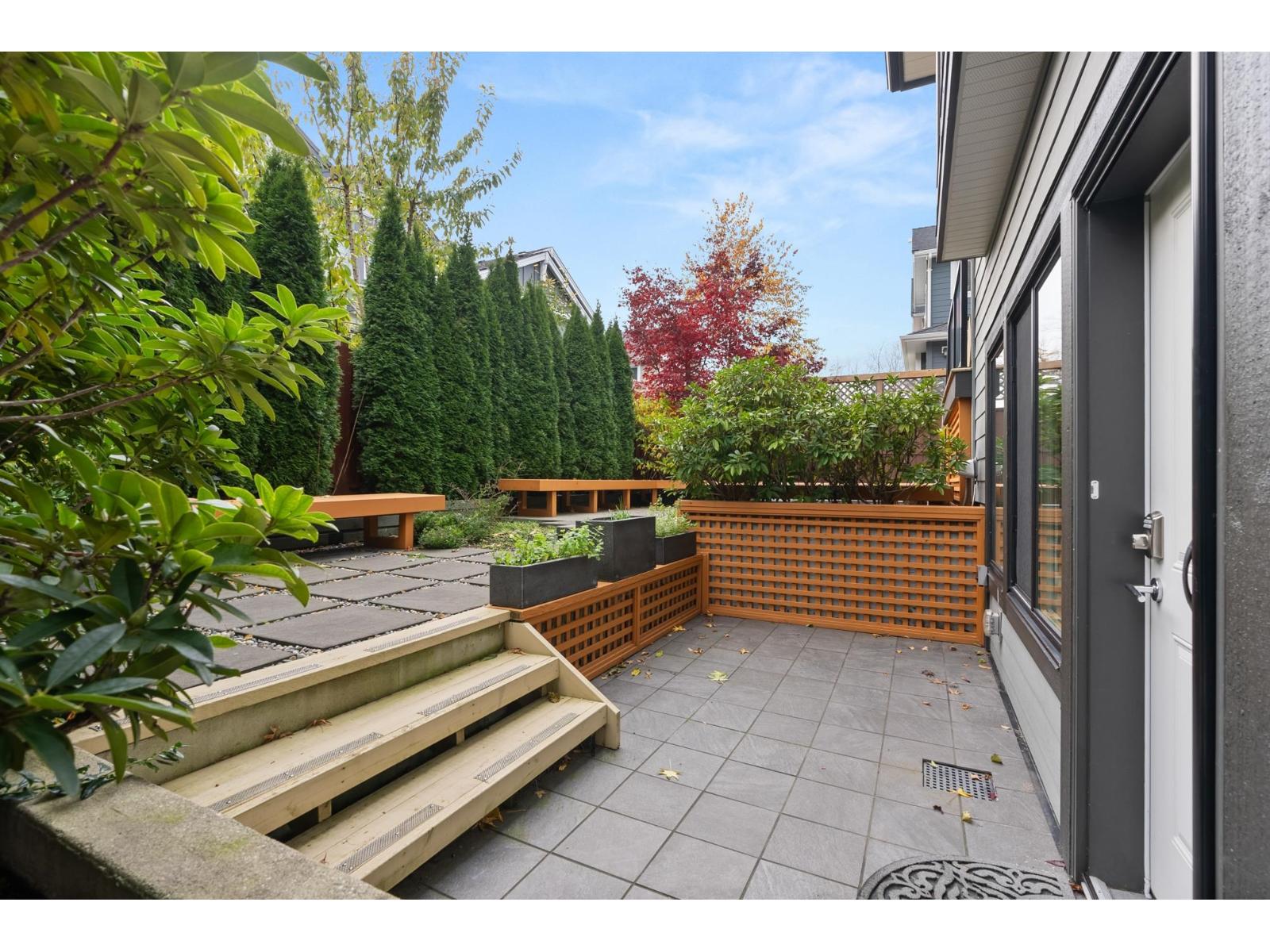 16726 18 Avenue Property Photo 34