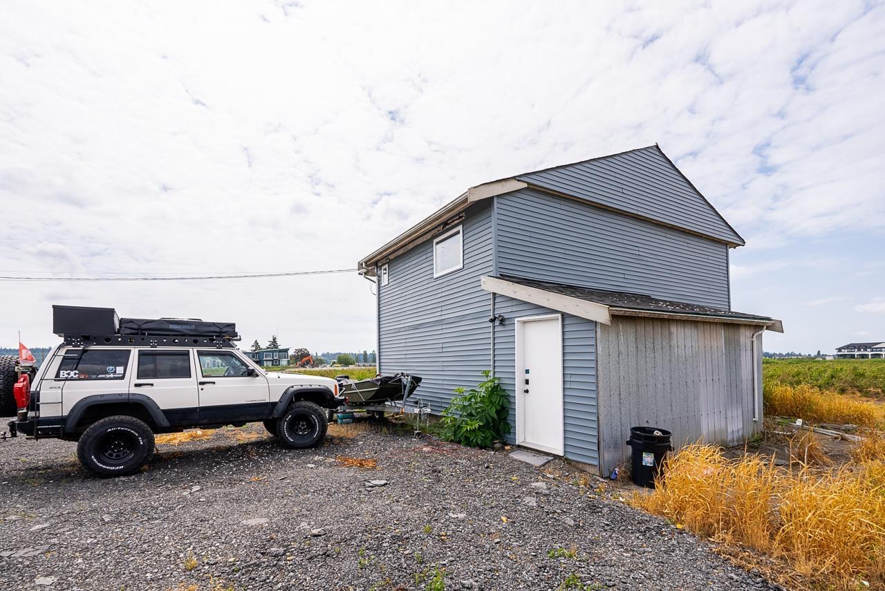 17027 40 Avenue Property Photo 4