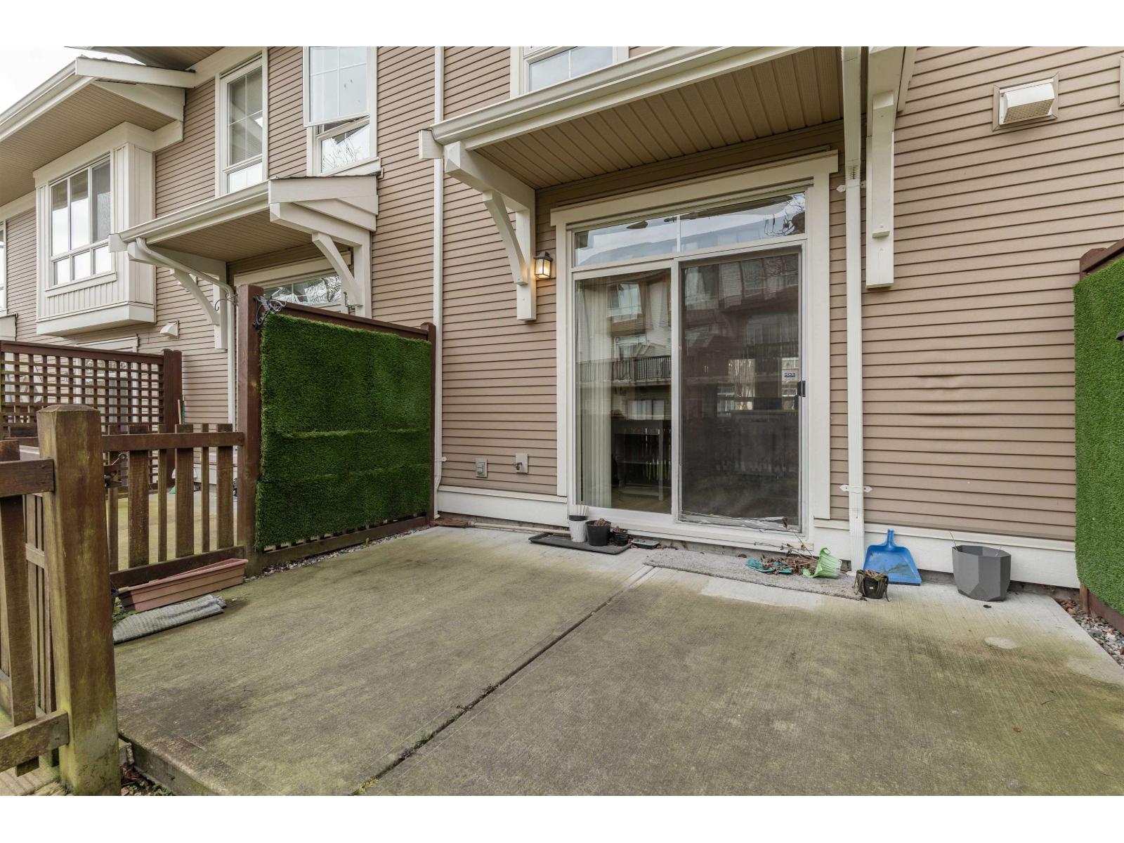 118 19505 68a Avenue Property Photo 18