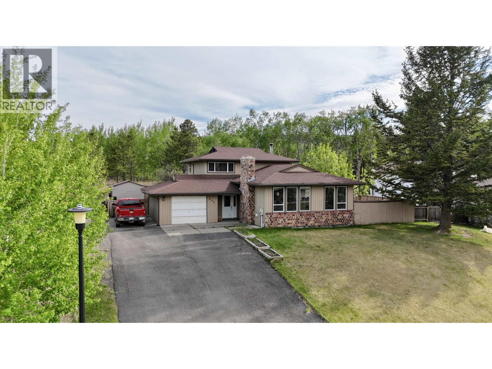 808 MARKS DRIVE Property Photo 1