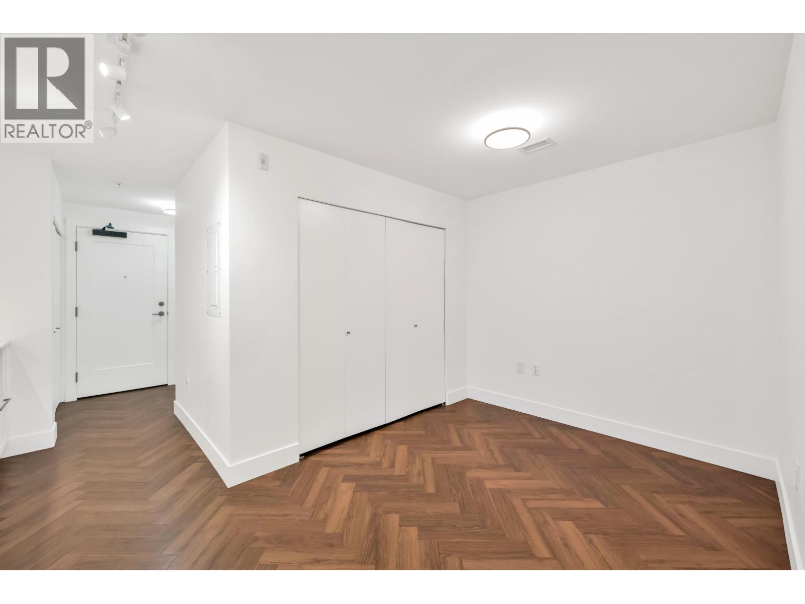 103 9228 Slopes Mews Property Photo 9
