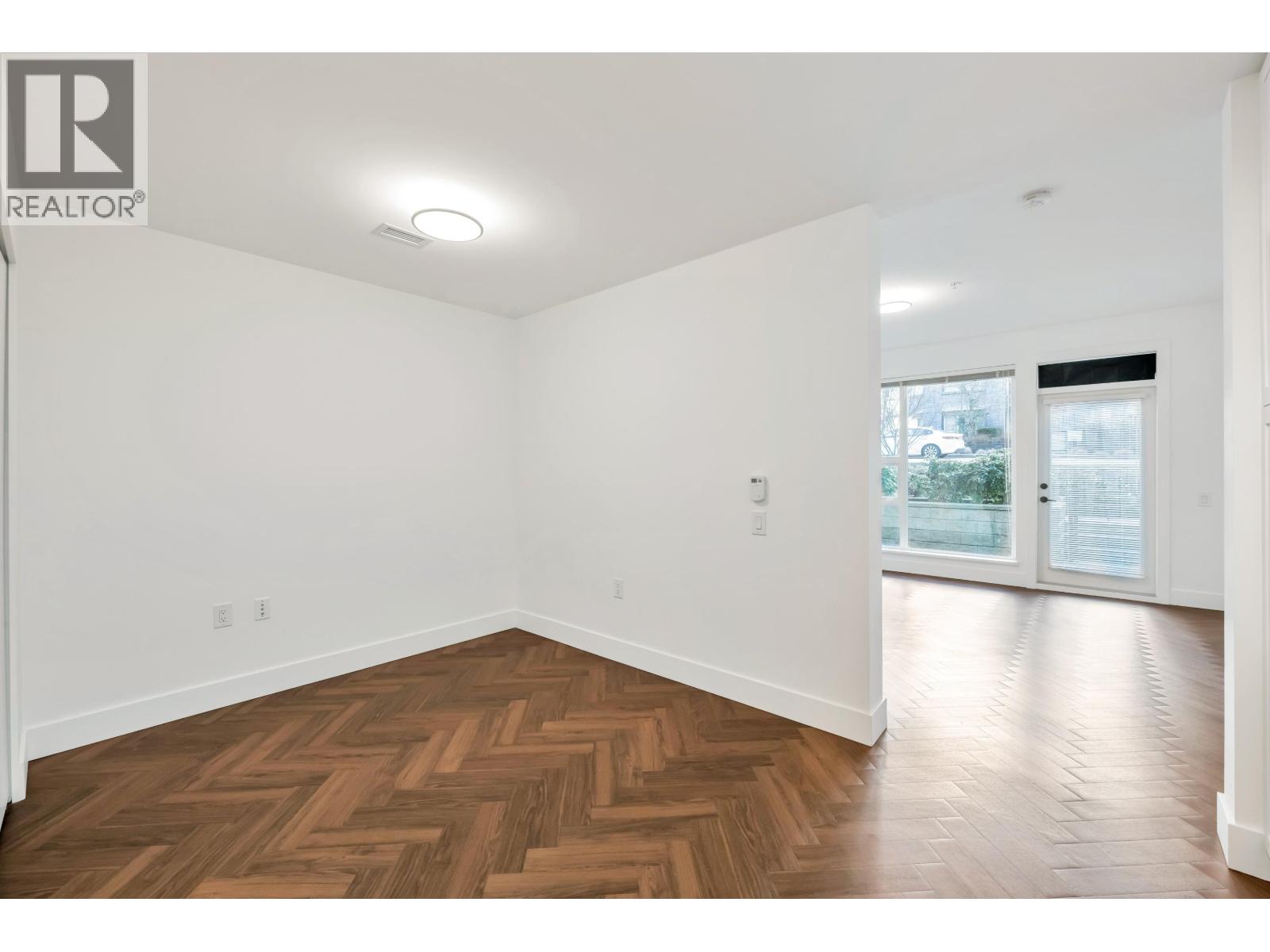 103 9228 Slopes Mews Property Photo 10
