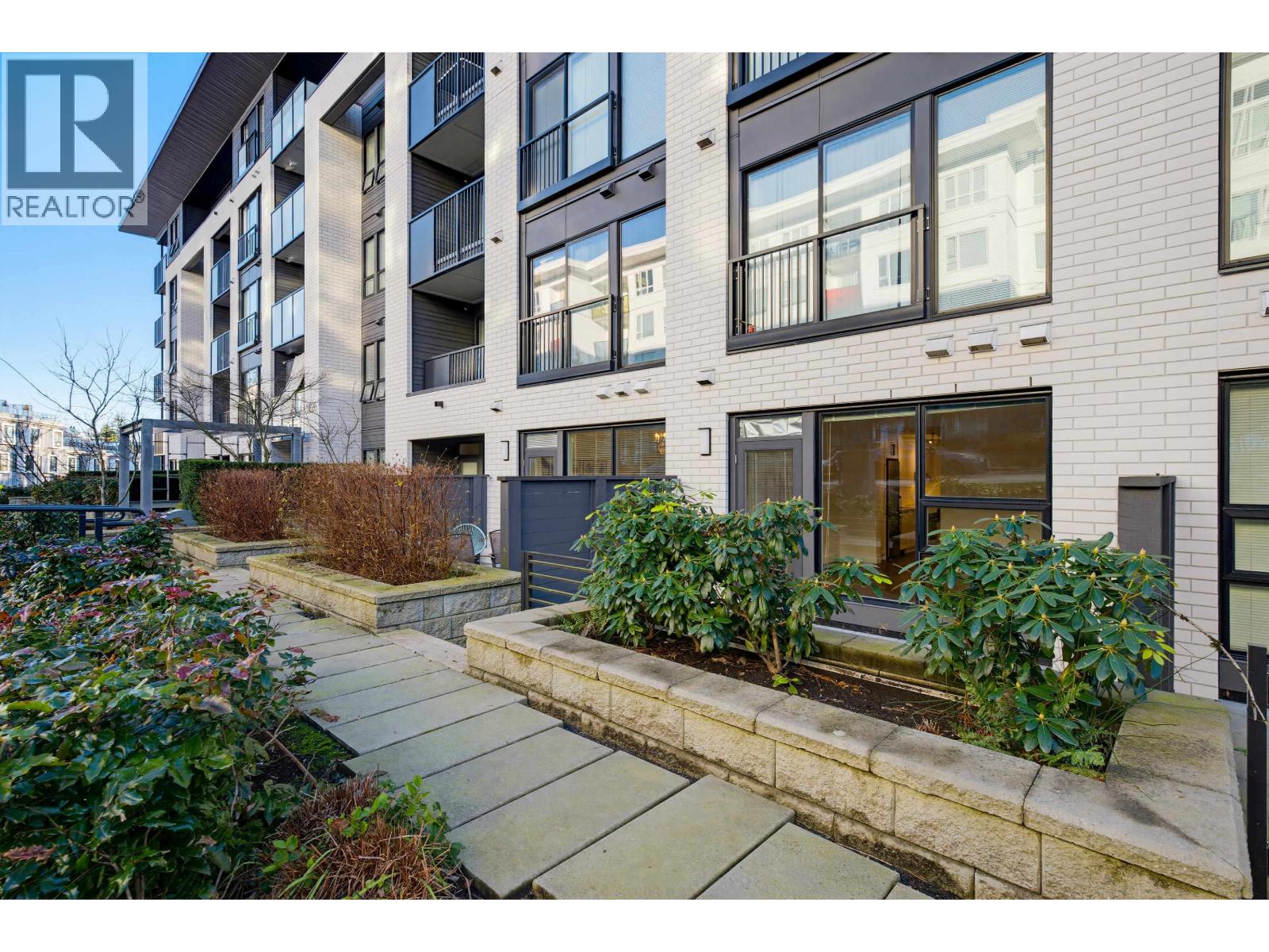 103 9228 Slopes Mews Property Photo 16