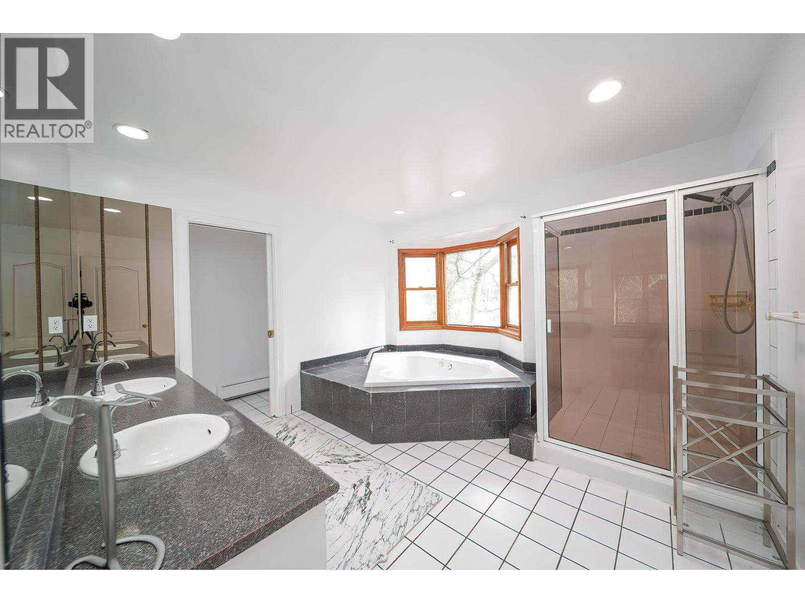 992 3rd Street Property Photo 26