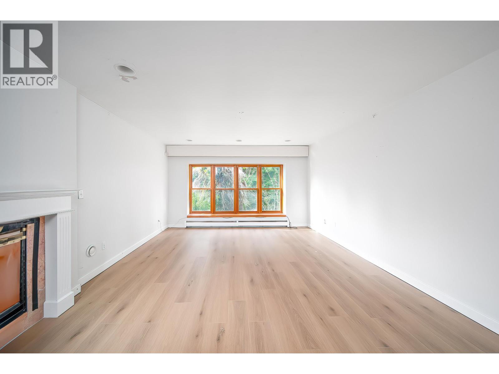 992 3rd Street Property Photo 27