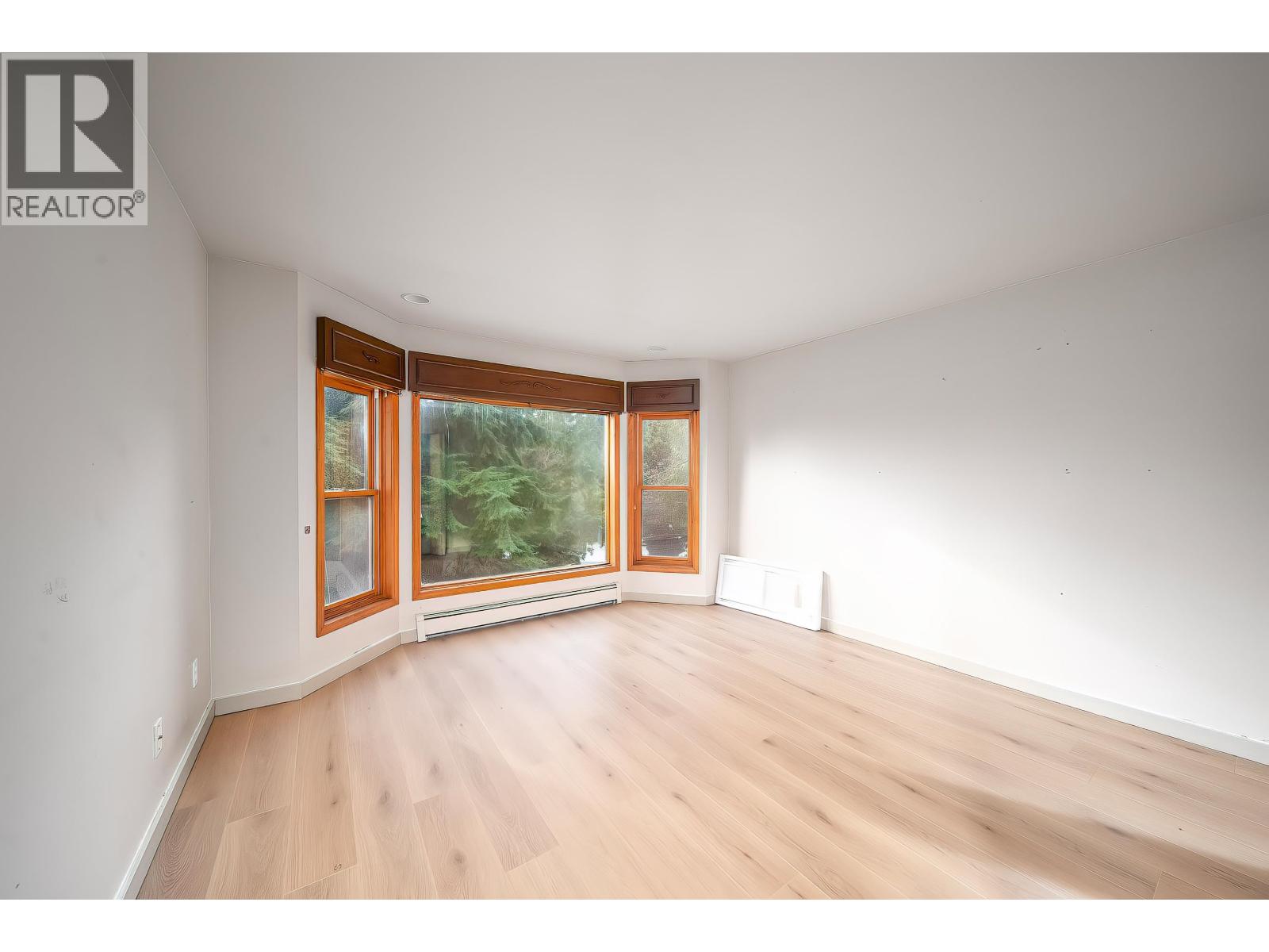 992 3rd Street Property Photo 31