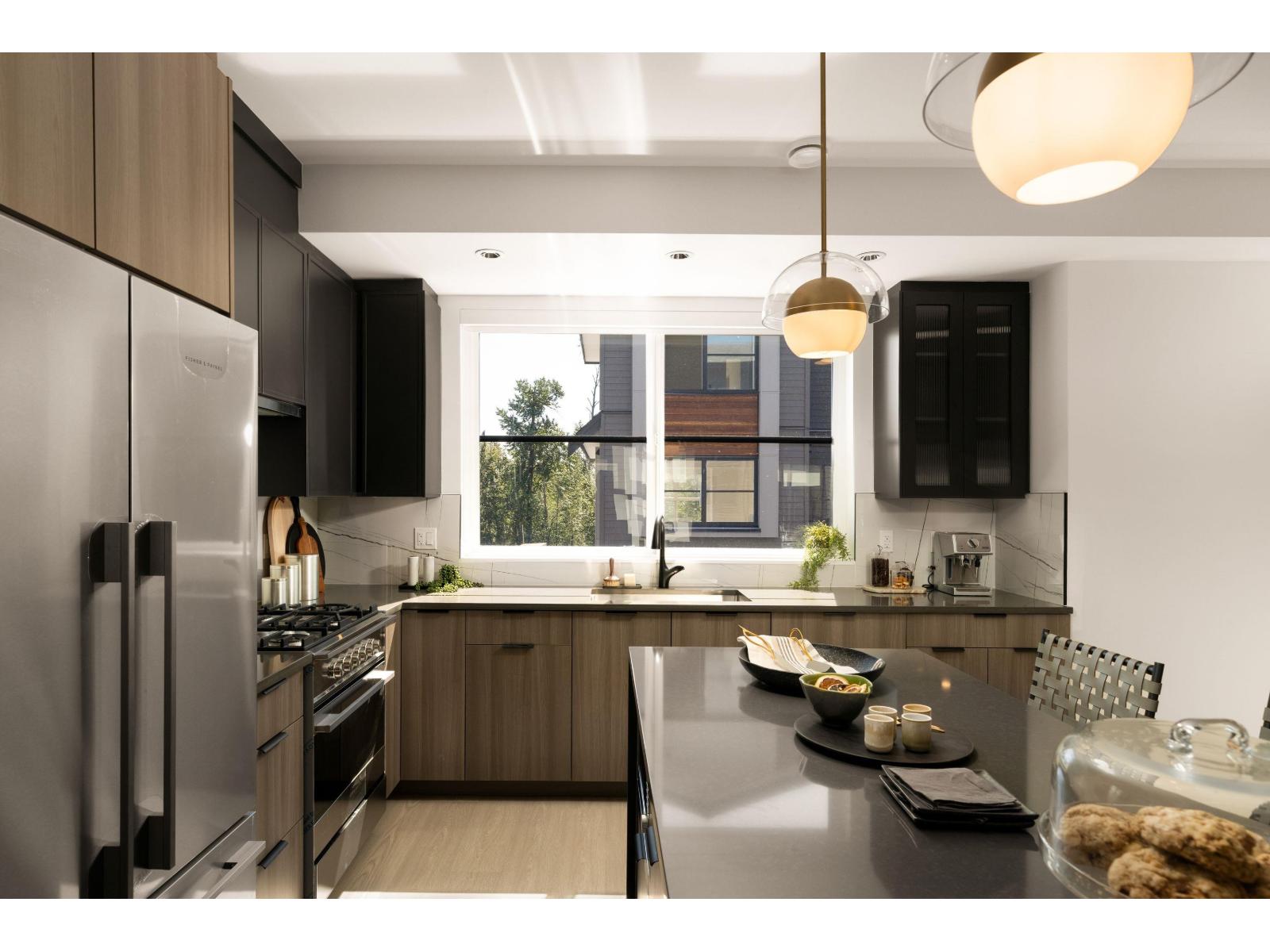 82 7895 162 Street Property Photo 5