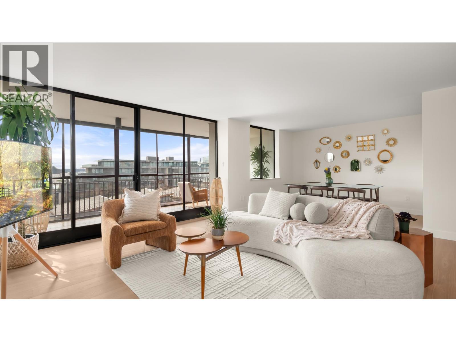 401 475 13th Street Property Photo 10