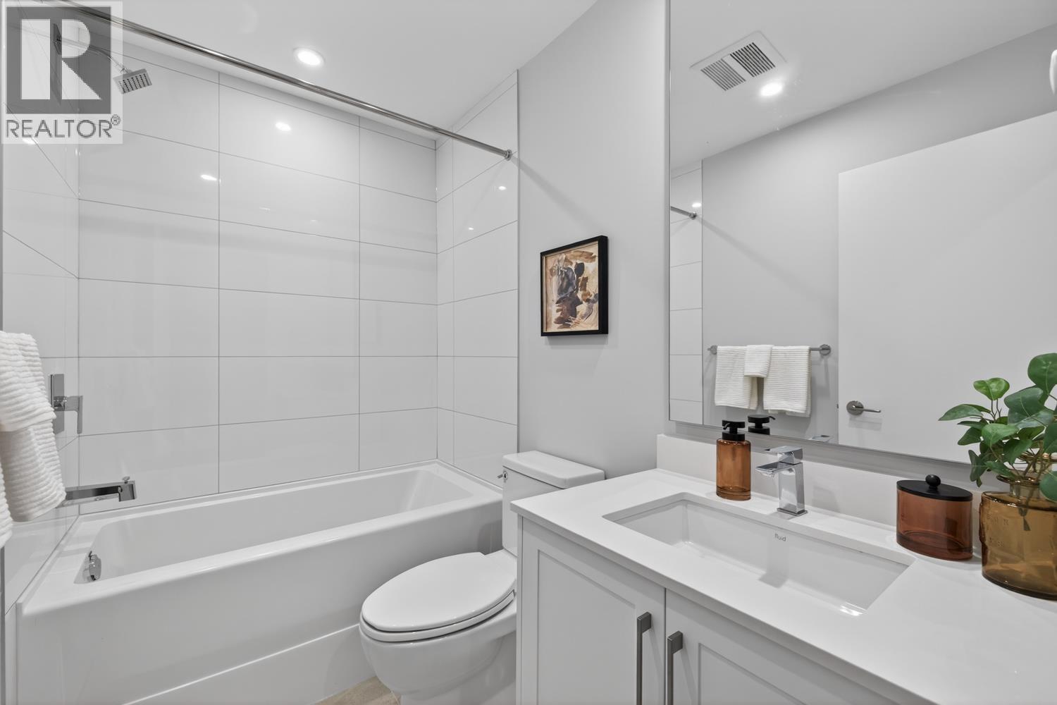 107 1942 Starling Drive Property Photo 20