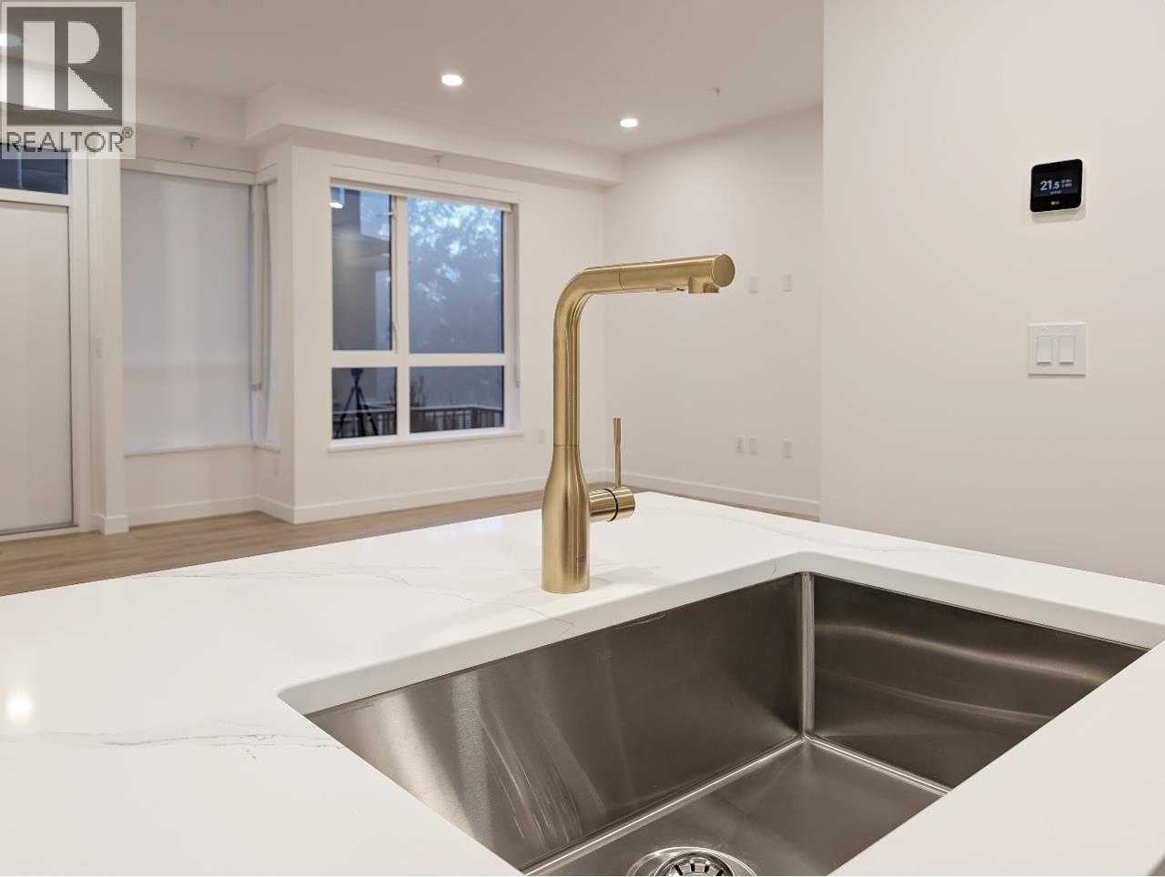 112 390 Guilby Street Property Photo 1