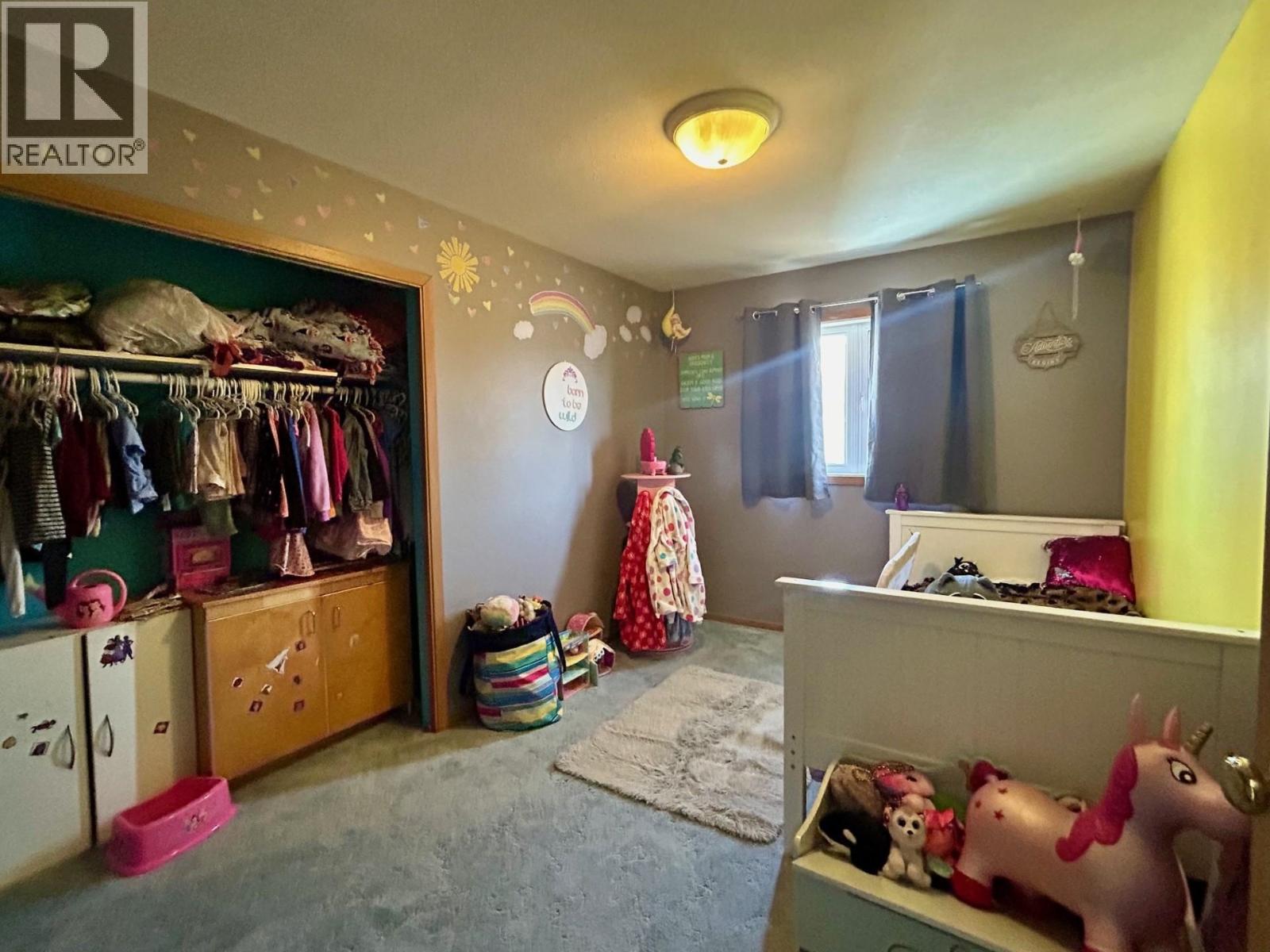 5219 49 Street Property Photo 11