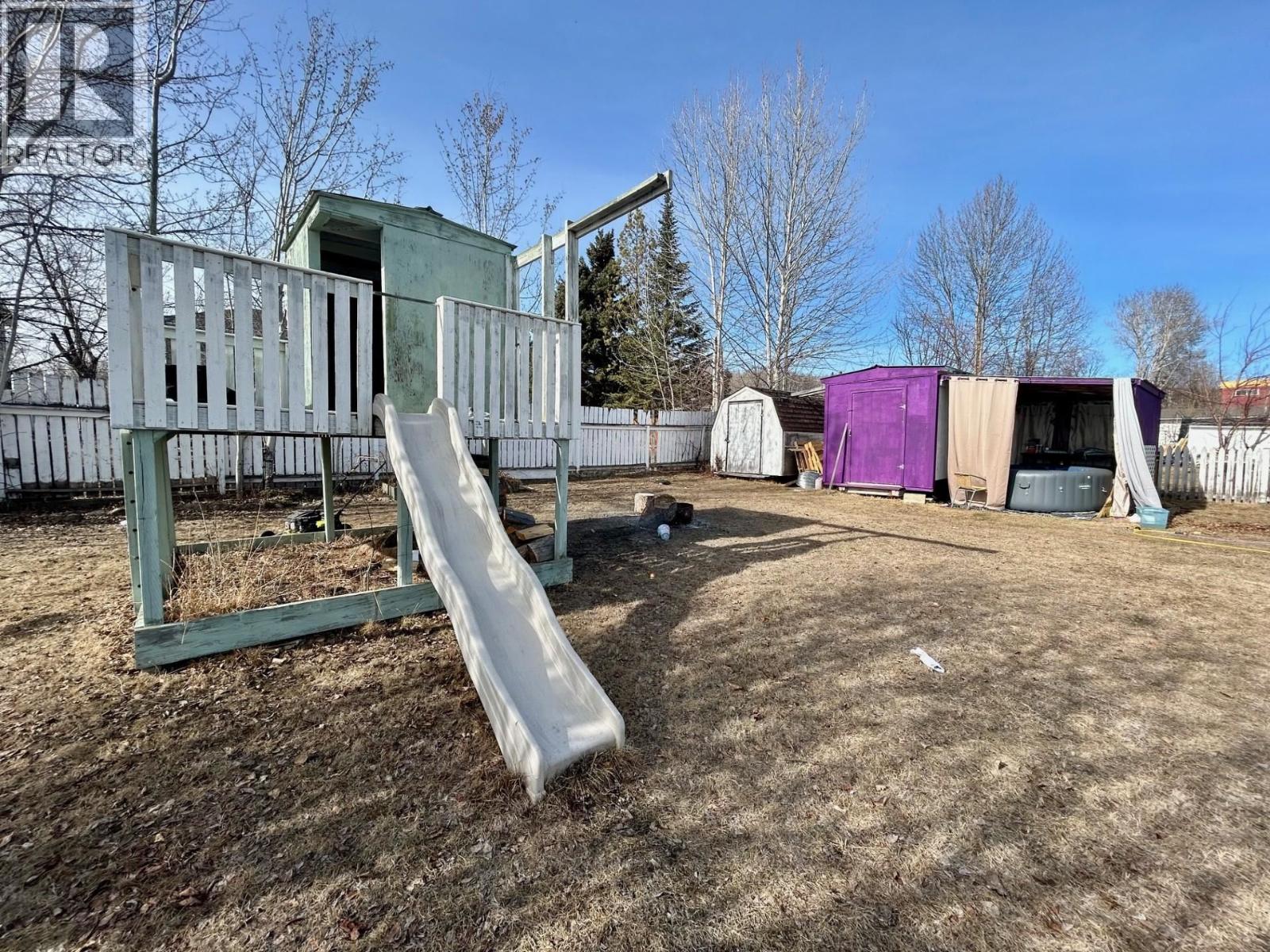 5219 49 Street Property Photo 27