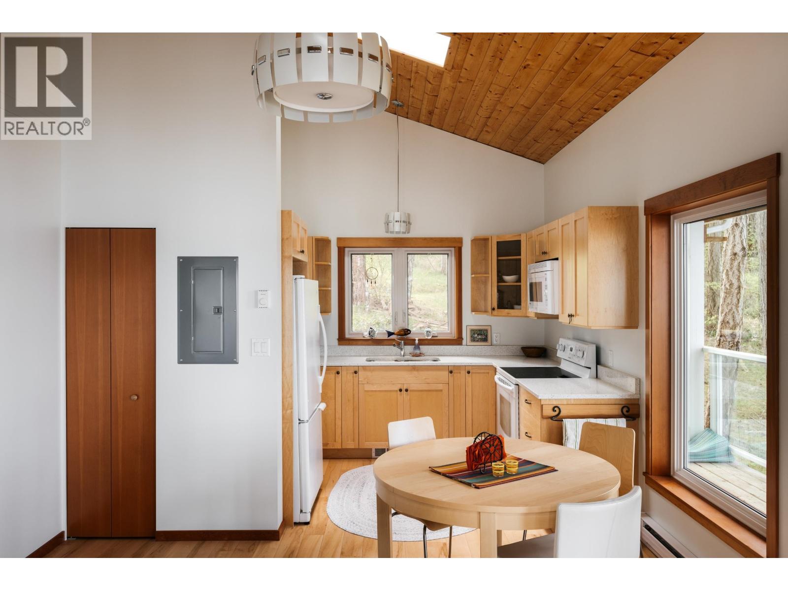 281 Bellhouse Road Property Photo 37