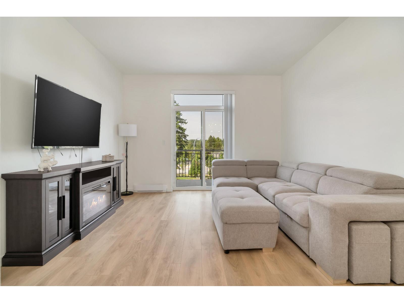 99 15235 Sitka Drive Property Photo 8