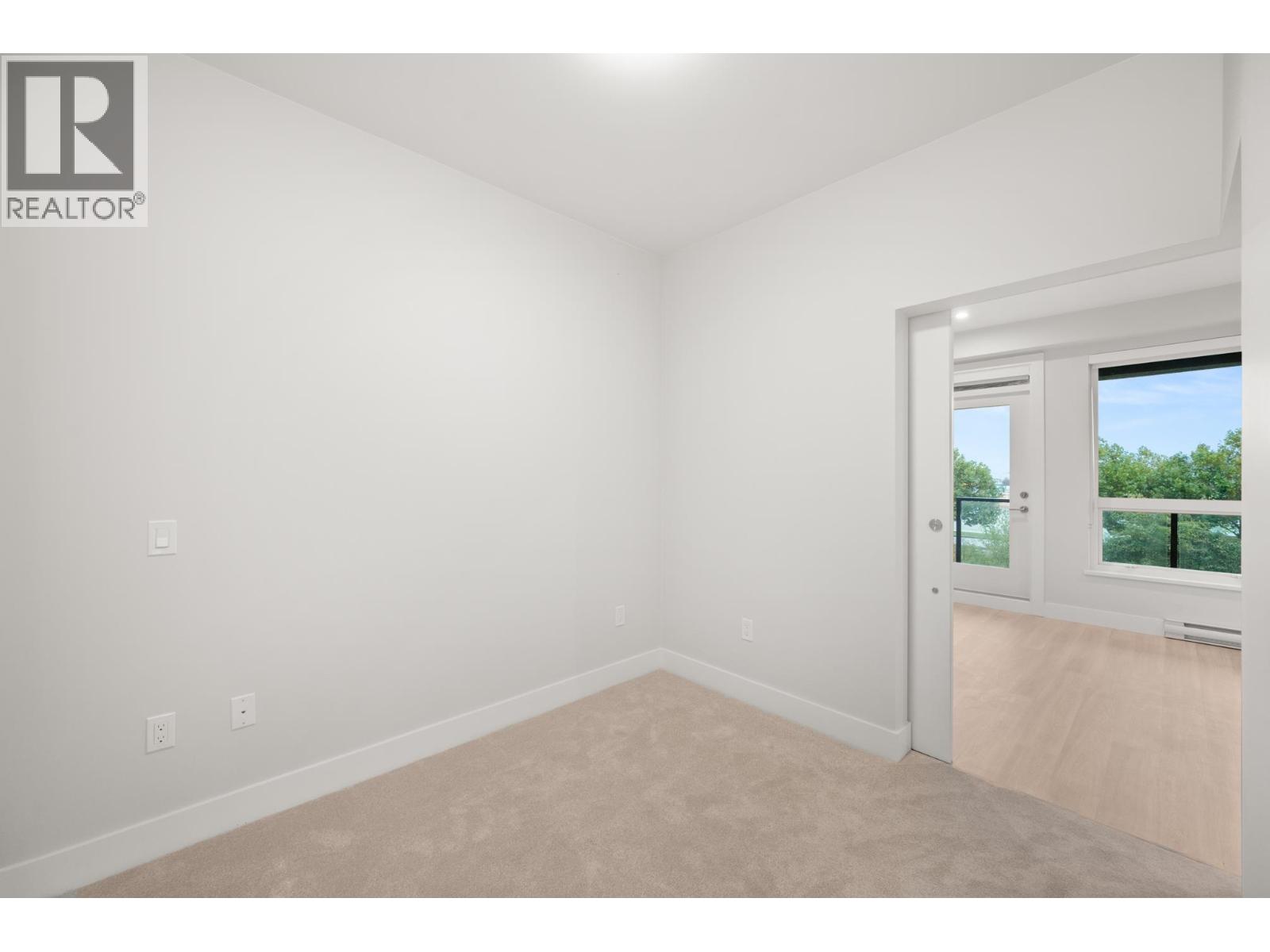 205 1942 Starling Drive Property Photo 14