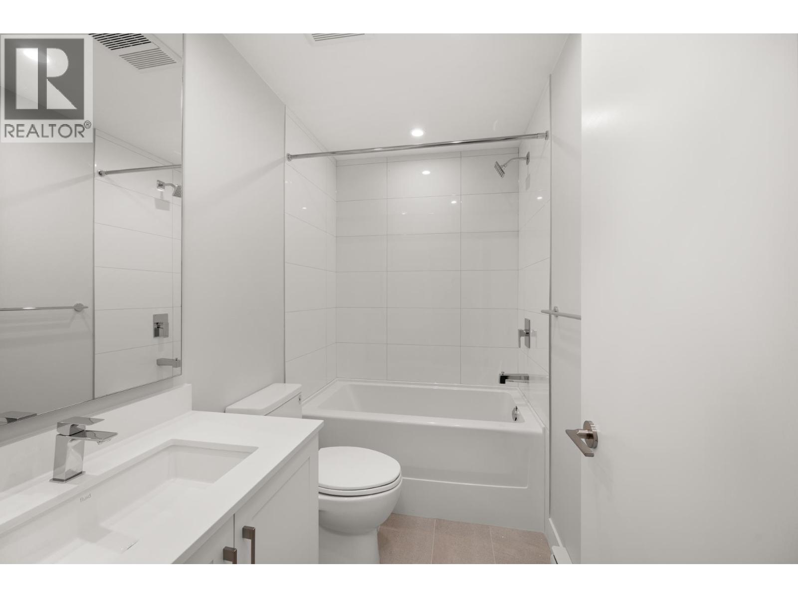 205 1942 Starling Drive Property Photo 16