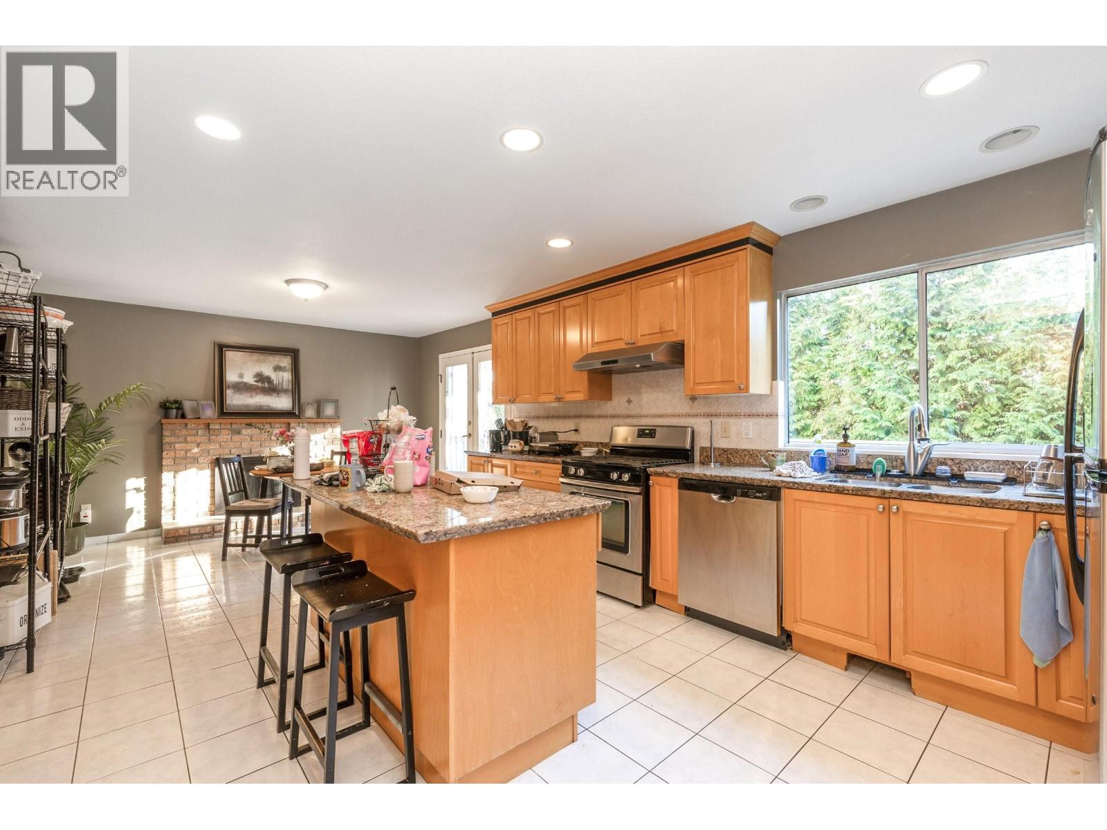 2210 Dawes Hill Road Property Photo 8